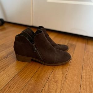 Brown booties / ankle boots